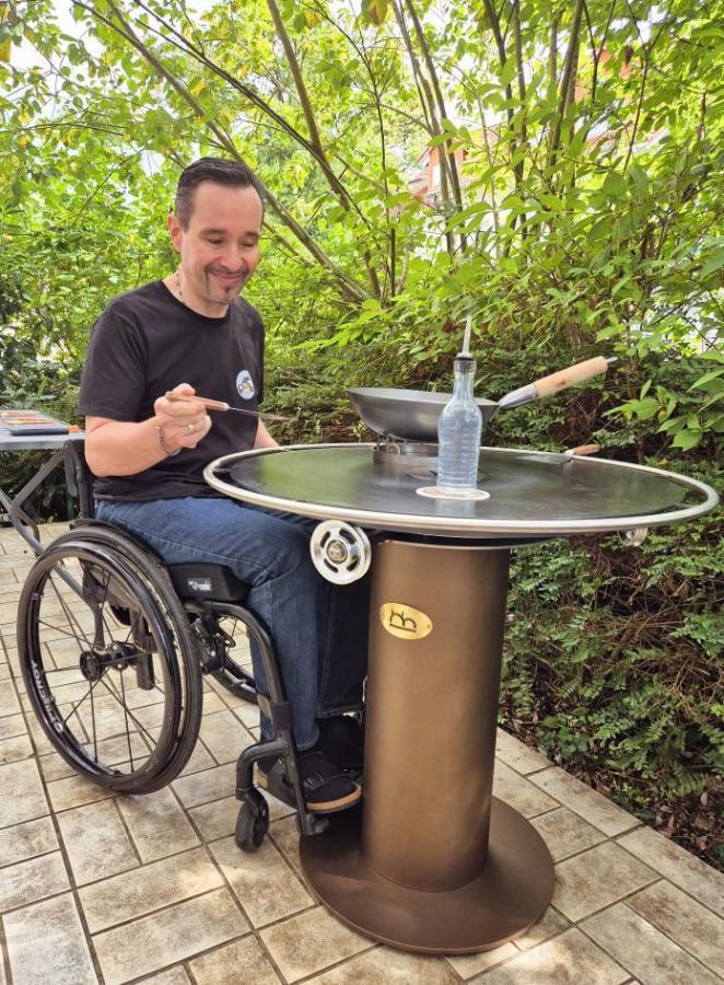 Barrierefreier Grilltisch - 78cm Arbeitshöhe - Feuerplatte drehbar